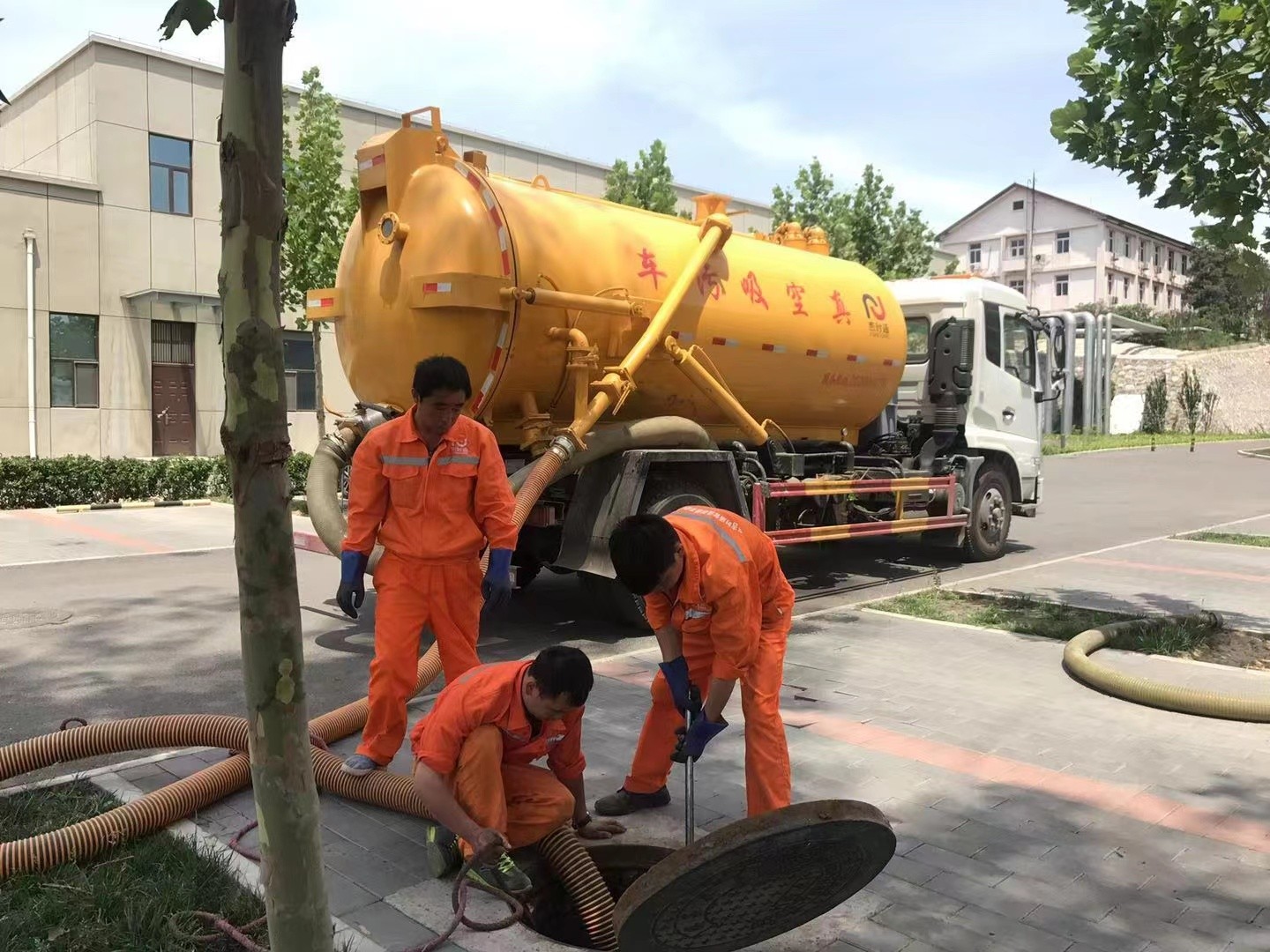 宁江化粪池清理与5-8吨吸粪车施工效率分析